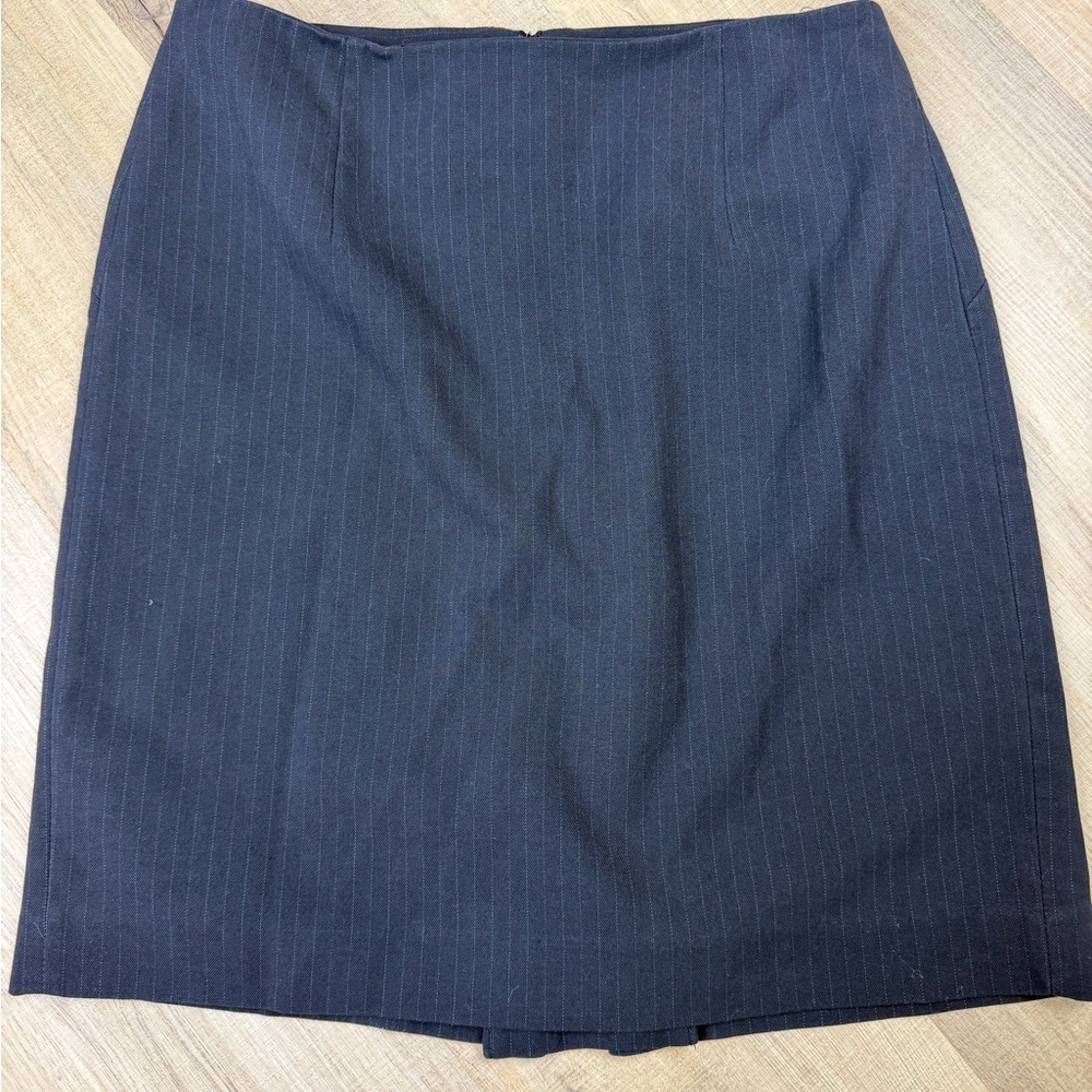 Banana Republic Women's Navy Blue Pinstripe Pencil Skirt Career Work Size 4
